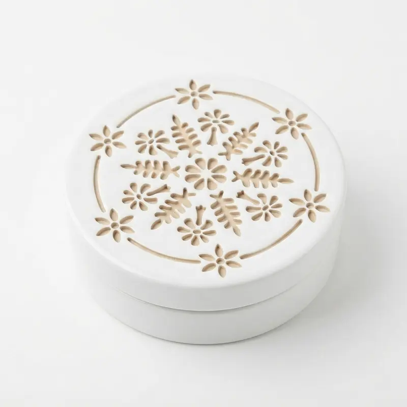 Boan Scatola in Ceramica Bianca Rotonda Intagliata 13x4,5 cm