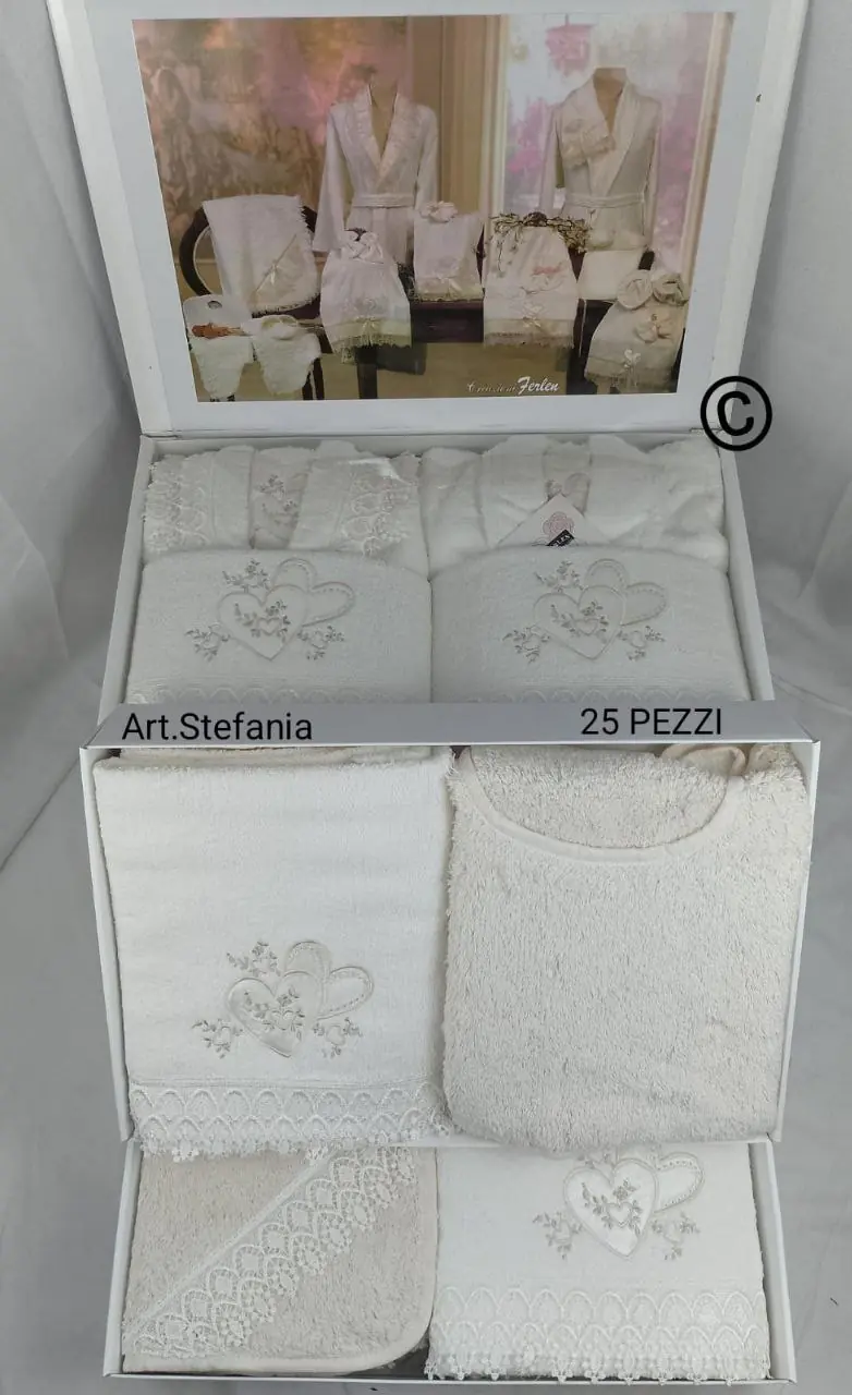 Completo Bagno 25 Pezzi Ricamato e con Balza in Macramè
