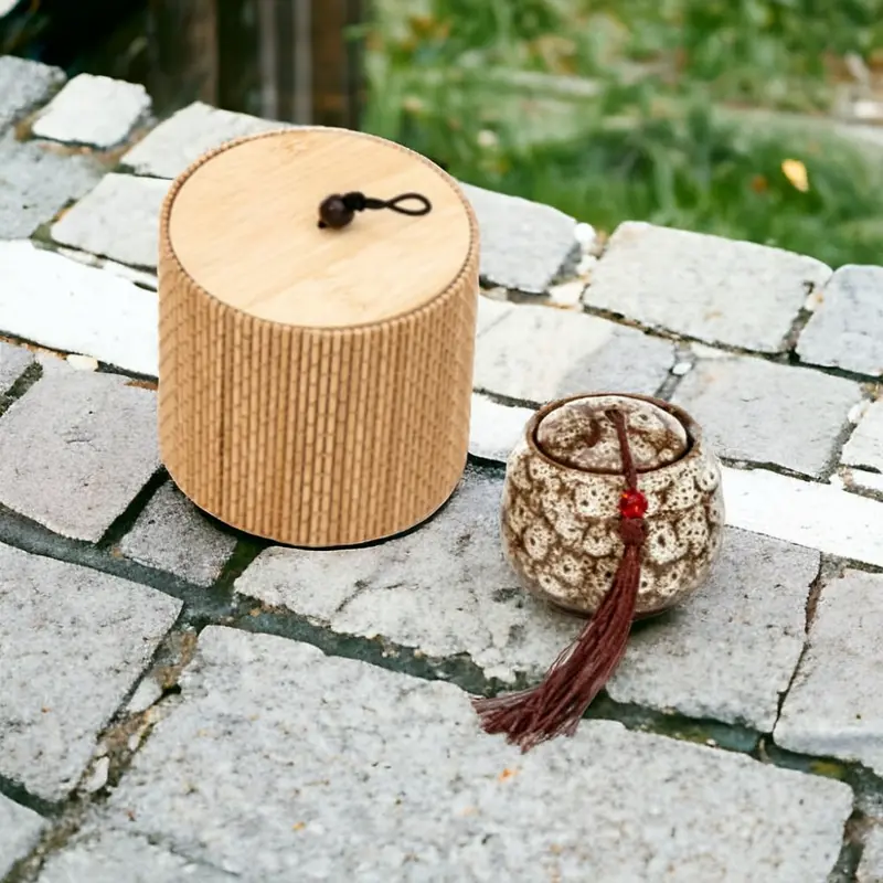 Cuorematto Candela Profumata Porcellana Marrone con Box Vimini H6xØ5,5 cm