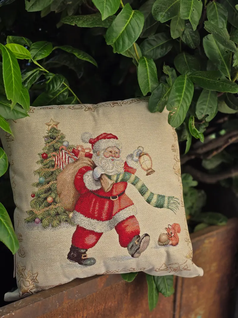 Cuscino arredo babbo natale con lanterna