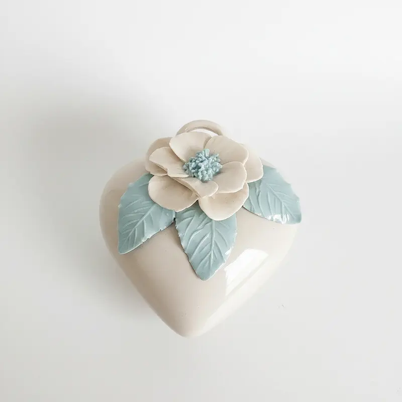 F.lli Majello Cuore Decorativo Porcellana Capodimonte 12x10 cm Polvere