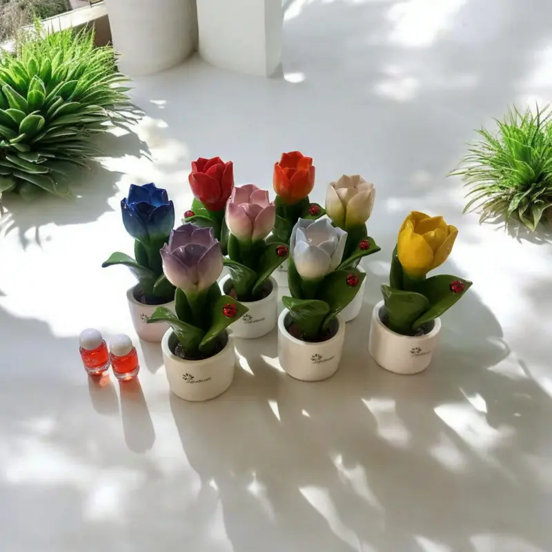 Gli Alberelli Piantina Natura Tulipani Ceramica Capodimonte H14,5x6 cm