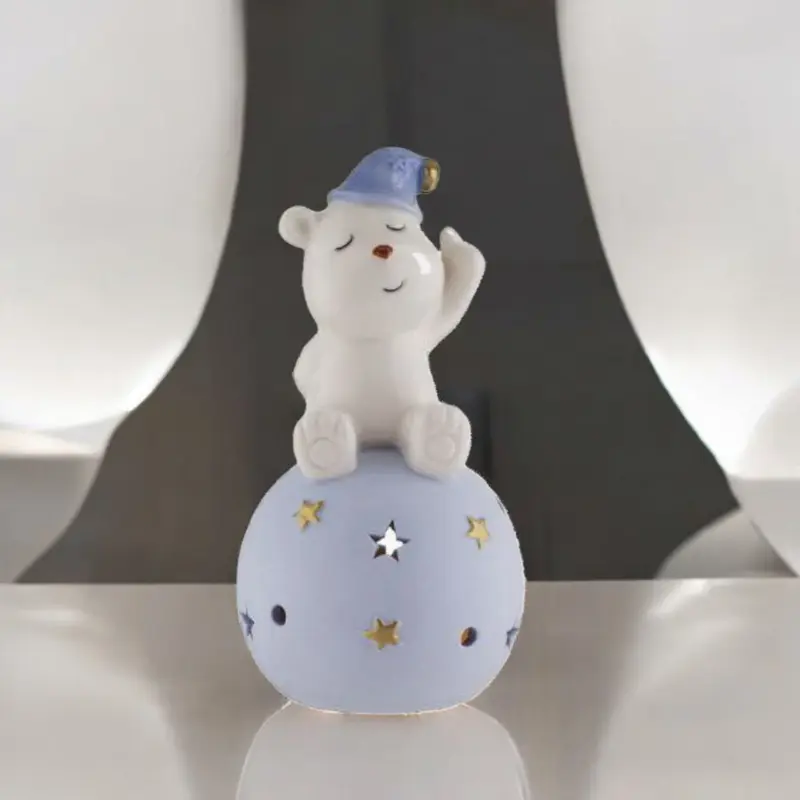 Ilary Queen Orsetto su Sfera LED Porcellana Celeste H 15 cm