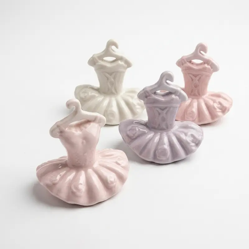 Ilary Queen Set 4 Tutù su Gruccia in Porcellana 6x6 cm