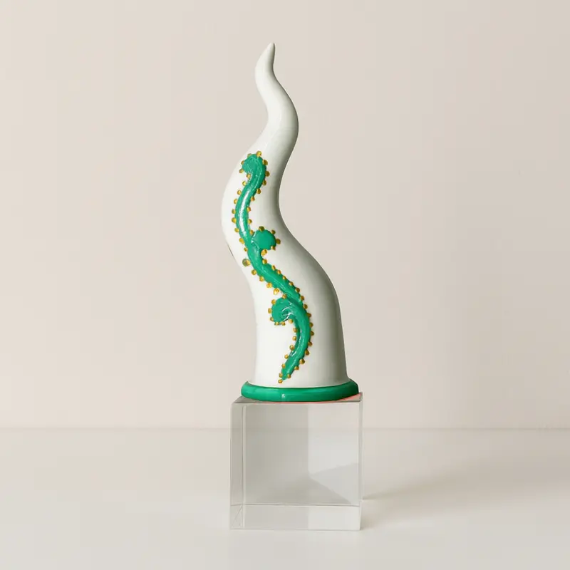 Sharon Corno Virgolette Porcellana su Cubo Cristallo 32x10 cm Verde