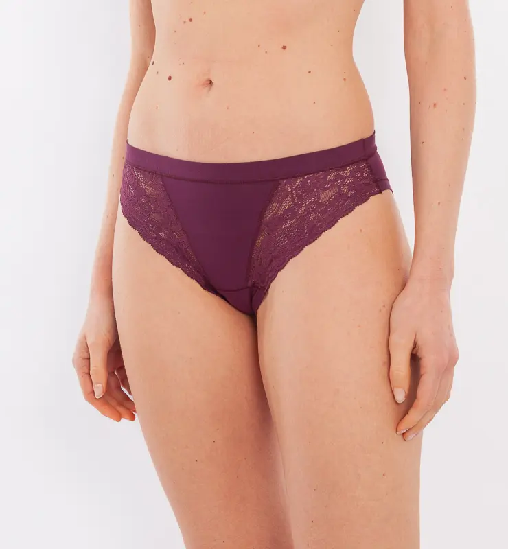 Slip in tessuto naturale e pizzo biodegradabile