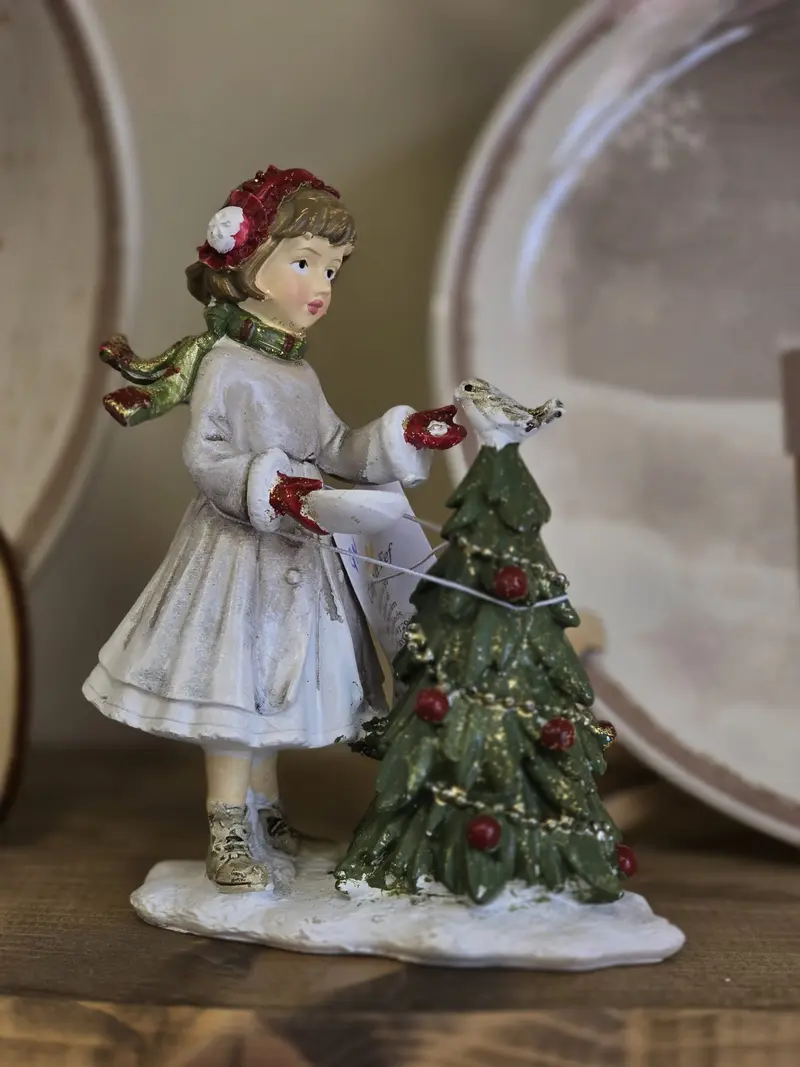 Statuetta bambina con albero di natale 14 cm