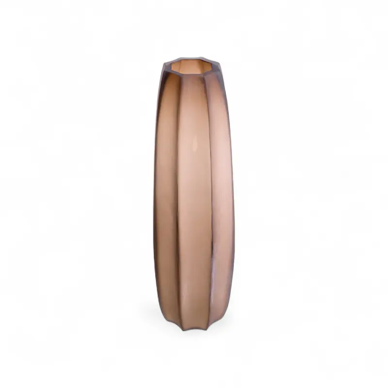 Tiara L Vaso